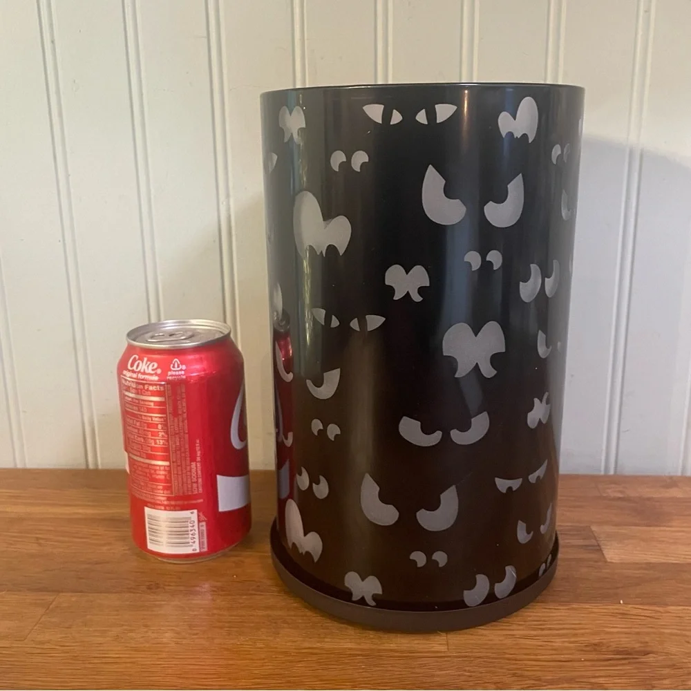 NEW PartyLite Spooky Eyes Hurricane Candle Holder - Picture 5 of 6